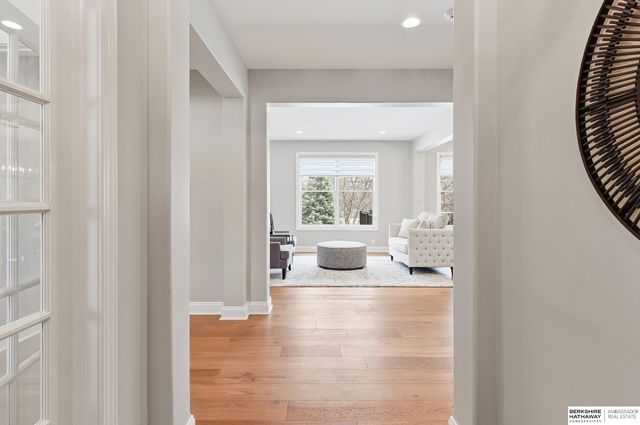 559 S 182 Street, Omaha, NE 68022