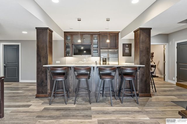 559 S 182 Street, Omaha, NE 68022