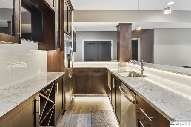 559 S 182 Street, Omaha, NE 68022