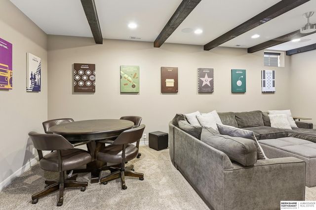 559 S 182 Street, Omaha, NE 68022