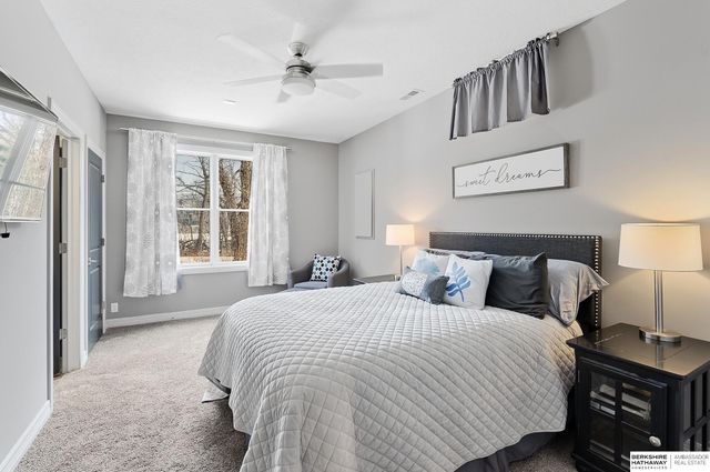 559 S 182 Street, Omaha, NE 68022