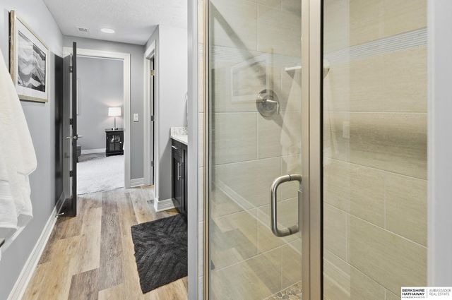 559 S 182 Street, Omaha, NE 68022