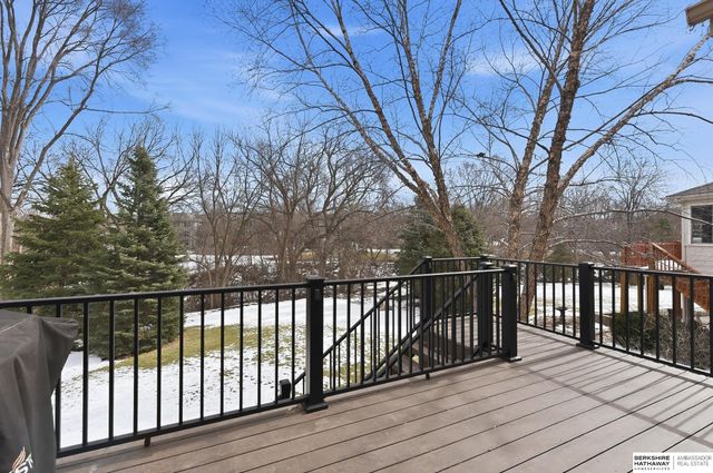 559 S 182 Street, Omaha, NE 68022