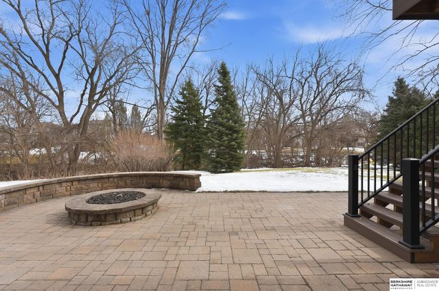 559 S 182 Street, Omaha, NE 68022