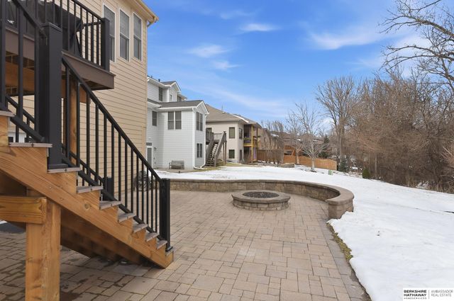 559 S 182 Street, Omaha, NE 68022