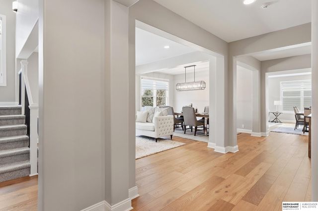 559 S 182 Street, Omaha, NE 68022