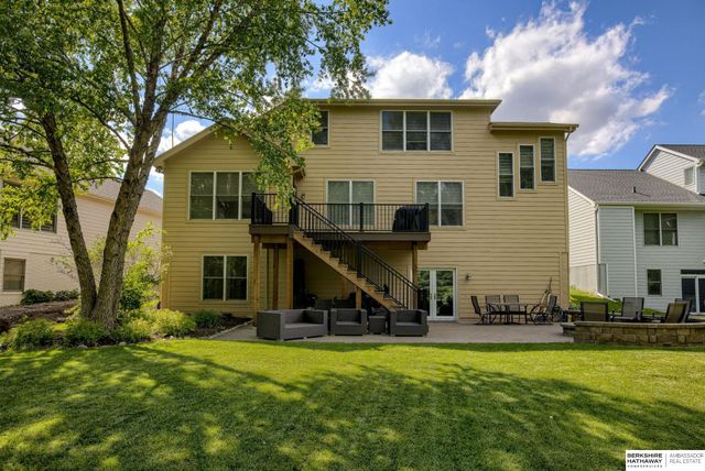 559 S 182 Street, Omaha, NE 68022