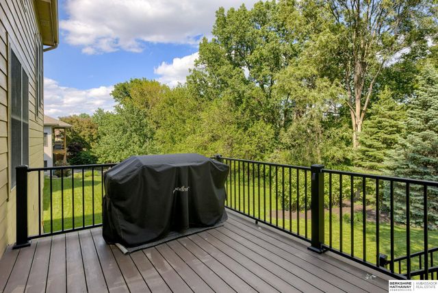 559 S 182 Street, Omaha, NE 68022