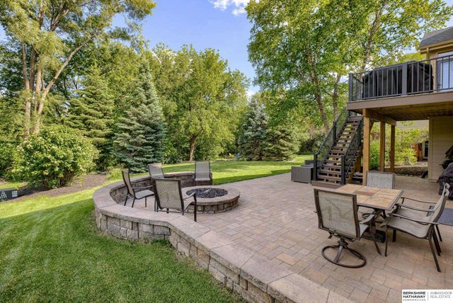 559 S 182 Street, Omaha, NE 68022