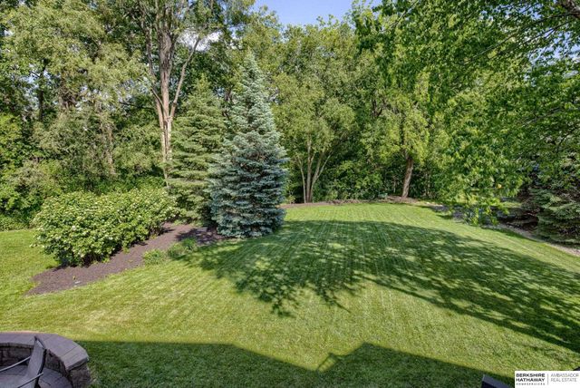 559 S 182 Street, Omaha, NE 68022