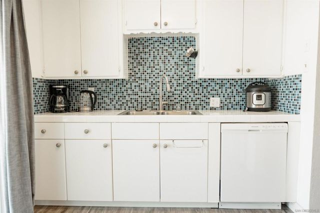 7560 Normal Ave, La Mesa, CA 91941