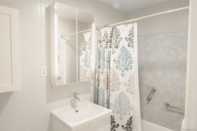 7560 Normal Ave, La Mesa, CA 91941