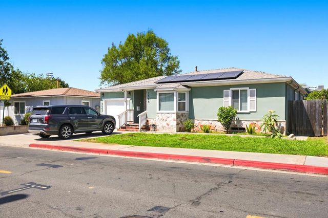 7560 Normal Ave, La Mesa, CA 91941