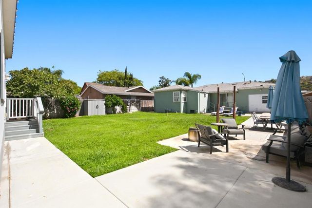 7560 Normal Ave, La Mesa, CA 91941