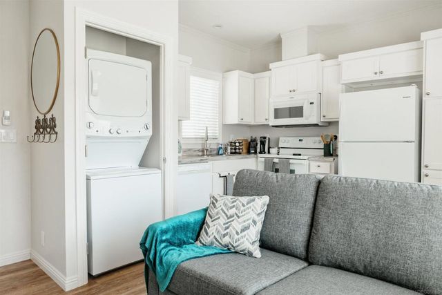 7560 Normal Ave, La Mesa, CA 91941