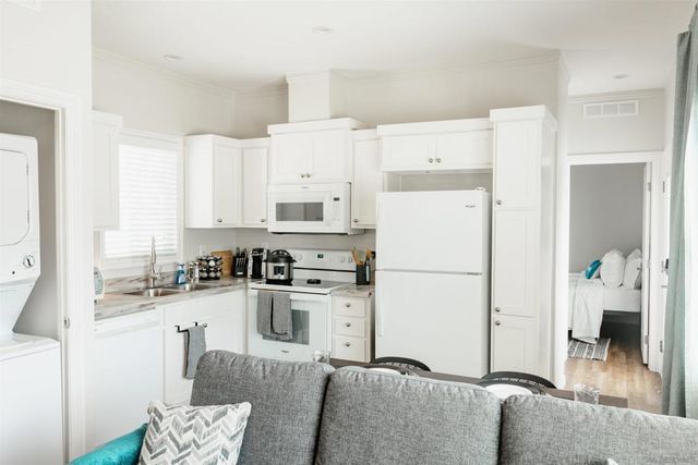 7560 Normal Ave, La Mesa, CA 91941