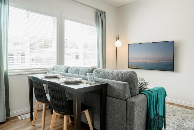 7560 Normal Ave, La Mesa, CA 91941