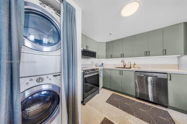 1621 Bay Rd 802, Miami Beach, FL 33139