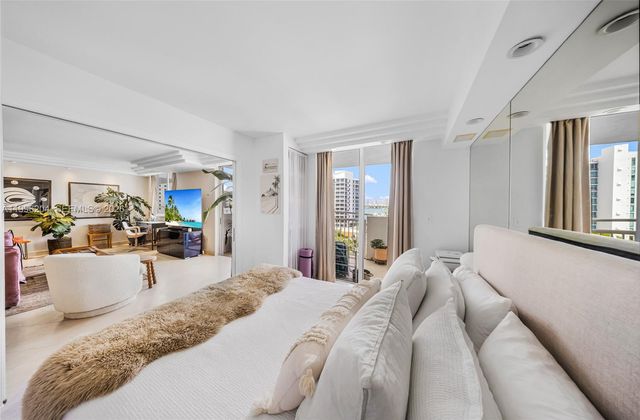 1621 Bay Rd 802, Miami Beach, FL 33139