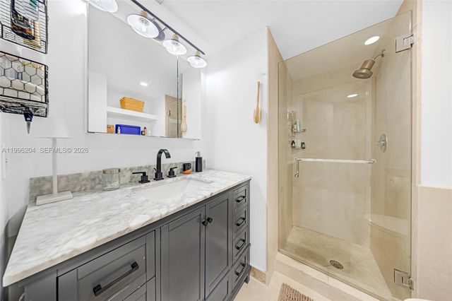 1621 Bay Rd 802, Miami Beach, FL 33139