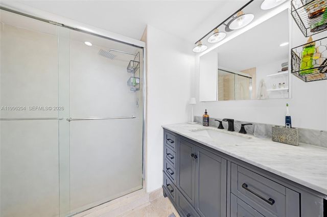 1621 Bay Rd 802, Miami Beach, FL 33139