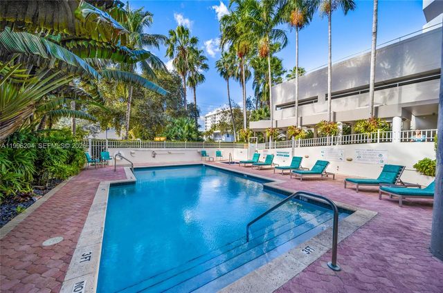 1621 Bay Rd 802, Miami Beach, FL 33139