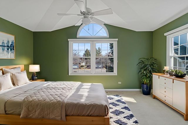 2S744 Lakeside Drive, Glen Ellyn, IL 60137