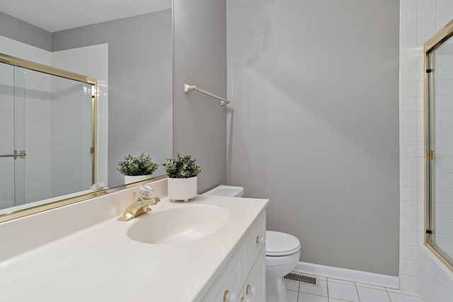 2S744 Lakeside Drive, Glen Ellyn, IL 60137