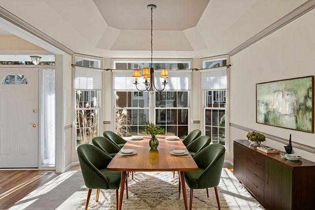 2S744 Lakeside Drive, Glen Ellyn, IL 60137