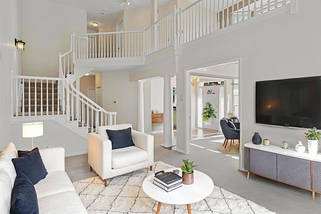 2S744 Lakeside Drive, Glen Ellyn, IL 60137