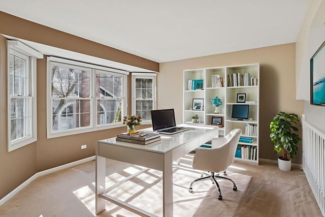 2S744 Lakeside Drive, Glen Ellyn, IL 60137