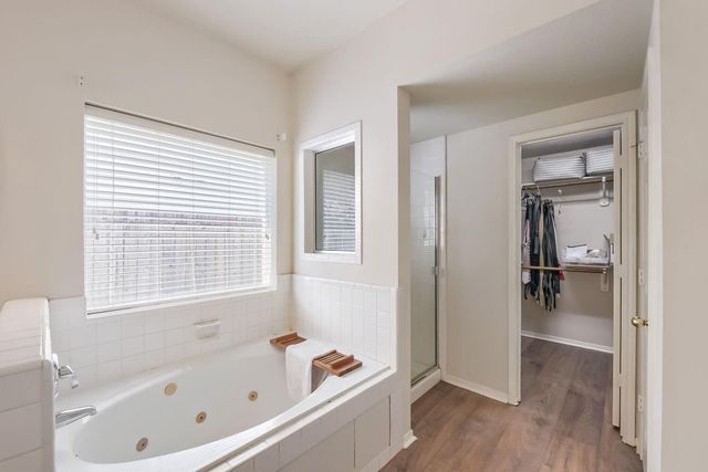 2513 La Rochelle Court, Seabrook, TX 77586