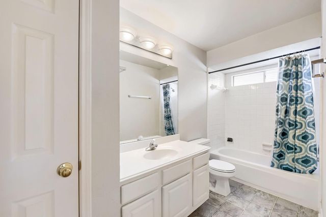 2513 La Rochelle Court, Seabrook, TX 77586