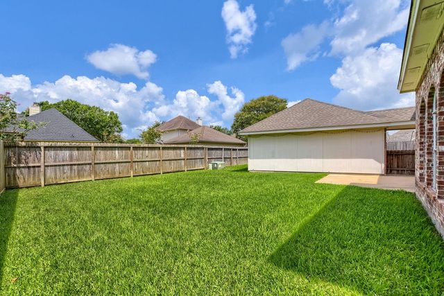 2513 La Rochelle Court, Seabrook, TX 77586