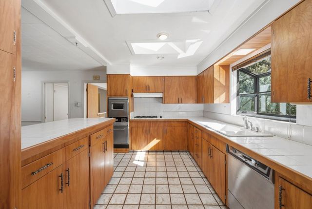 70 Tiptoe Lane, Burlingame, CA 94010