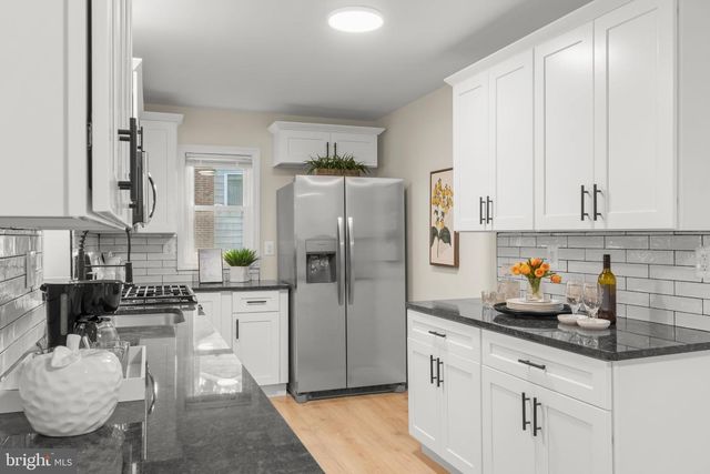 514 BEVERLY DR, Magnolia, NJ 08049