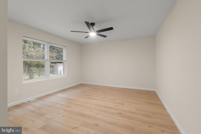 514 BEVERLY DR, Magnolia, NJ 08049