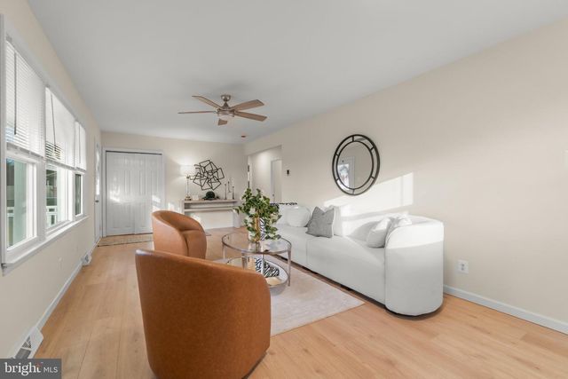 514 BEVERLY DR, Magnolia, NJ 08049