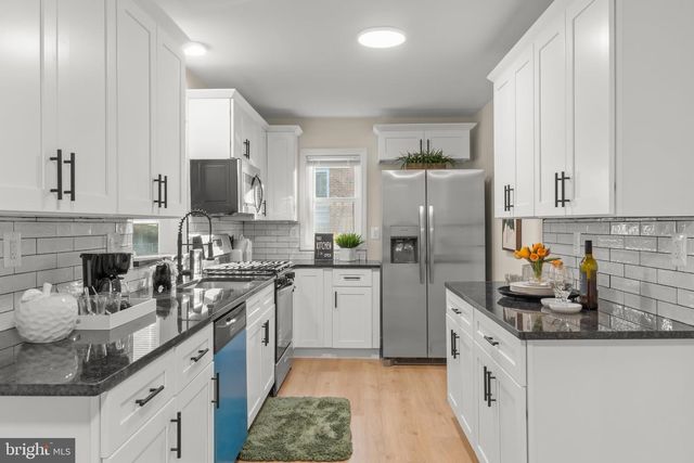 514 BEVERLY DR, Magnolia, NJ 08049