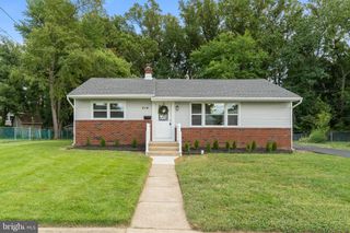 514 BEVERLY DR, Magnolia, NJ 08049