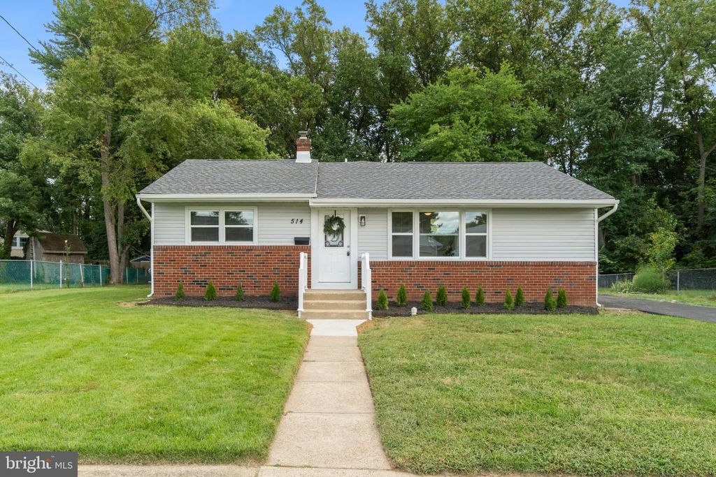 514 BEVERLY DR, Magnolia, NJ 08049