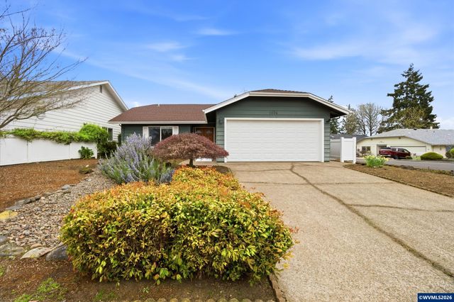 1694 Sunrise Cir NW, Salem, OR 97304