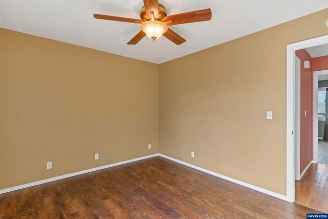 1694 Sunrise Cir NW, Salem, OR 97304