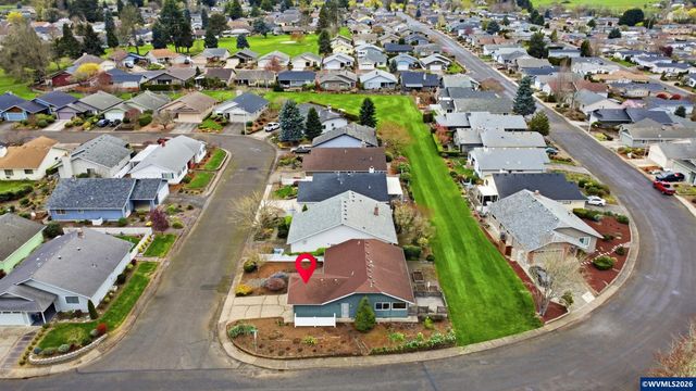 1694 Sunrise Cir NW, Salem, OR 97304