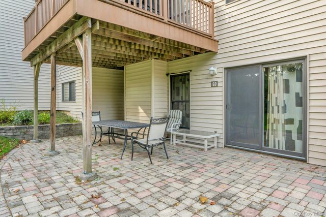 60 Chestnut Lane, Woodbury, NY 11797