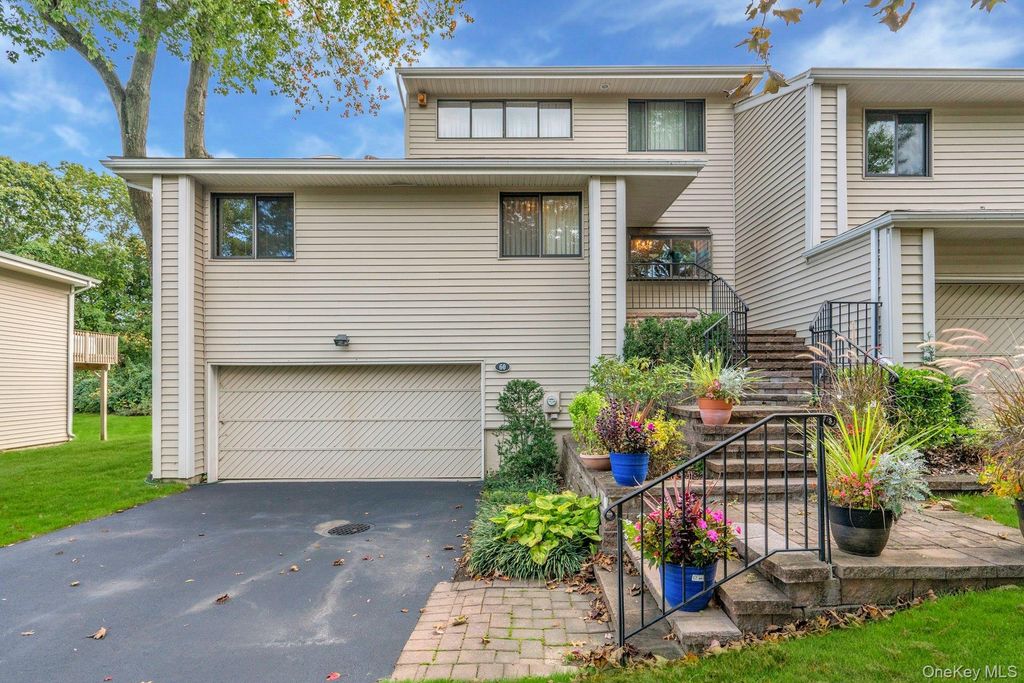 60 Chestnut Lane, Woodbury, NY 11797 — exterior