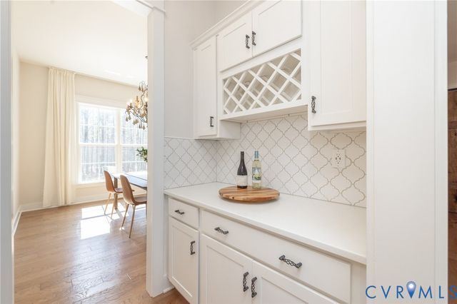 19620 Ahern Rd, Moseley, VA 23120