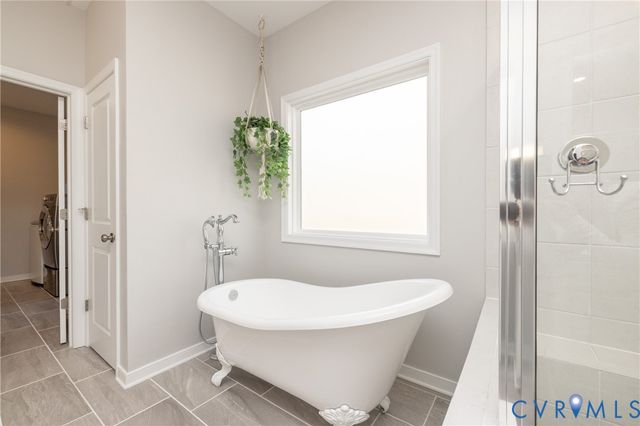 19620 Ahern Rd, Moseley, VA 23120