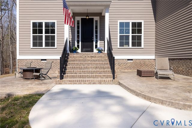 19620 Ahern Rd, Moseley, VA 23120