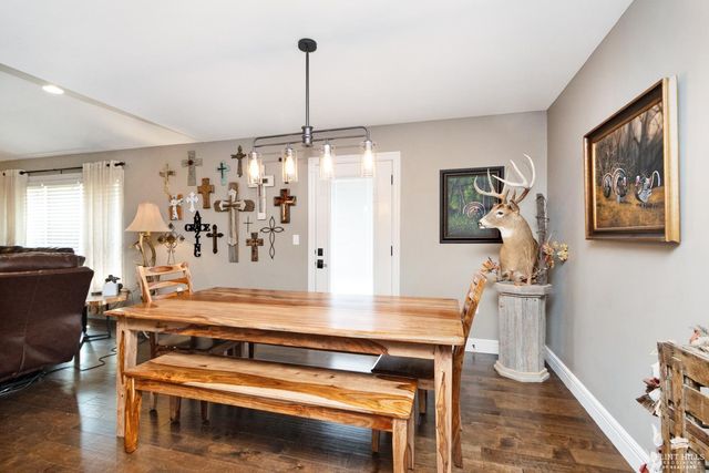 5632 Legends View Drive, Wamego, KS 66547